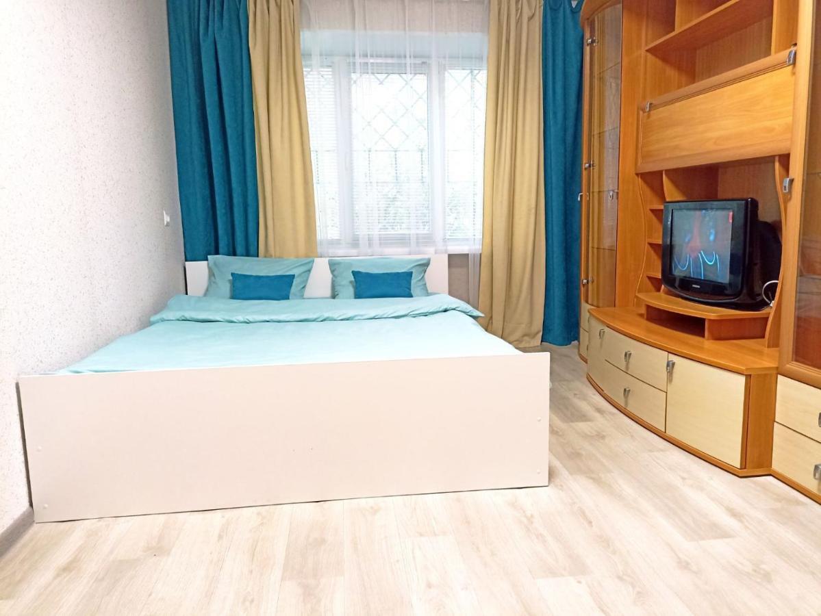 светлые в 100м от софиевского парка *